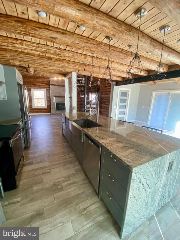 Foto del edificio - 112 England Run Ln