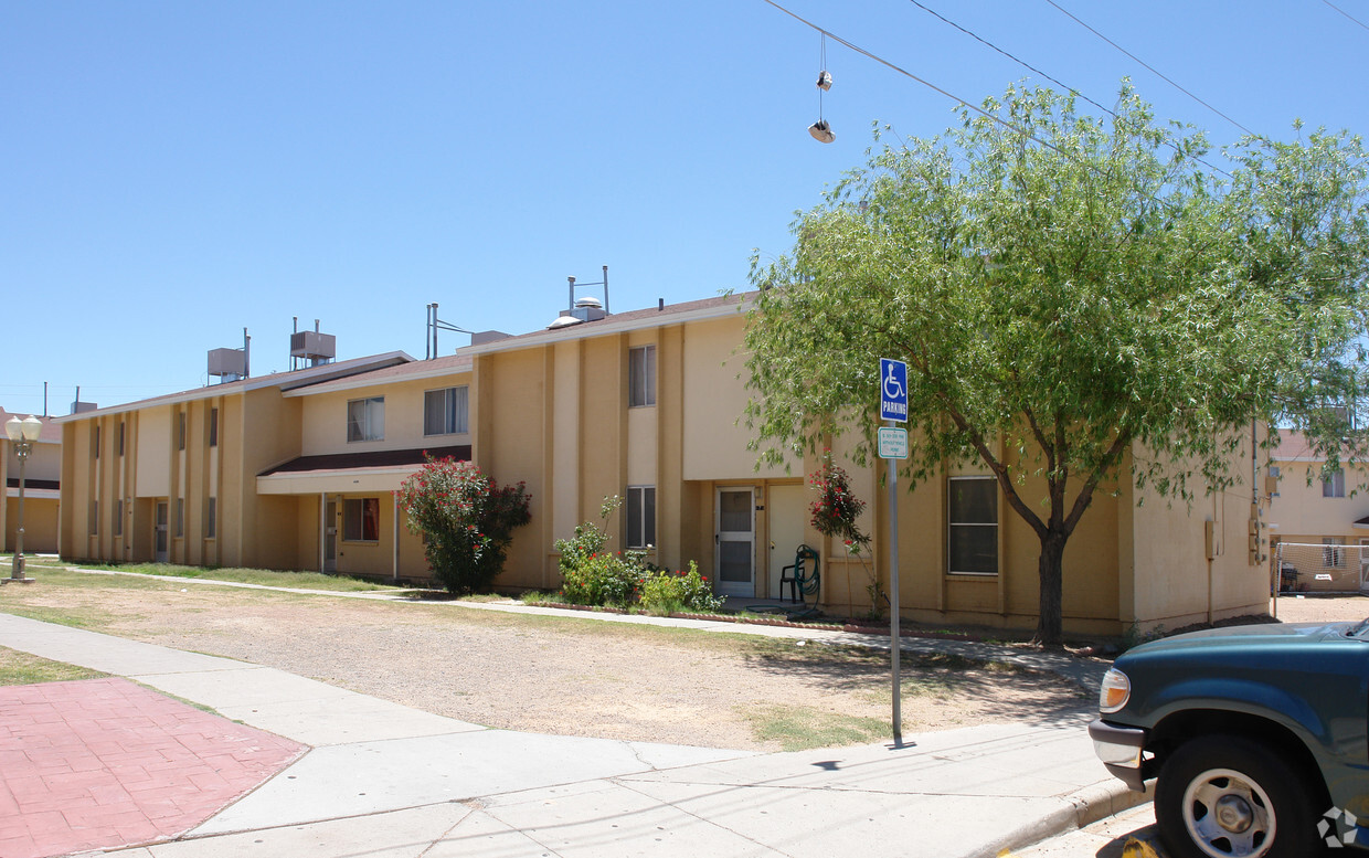 Building Photo - Marmolejo Apartments