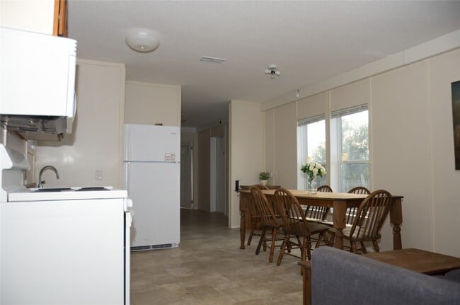 Foto del edificio - 725 County Rd 5007