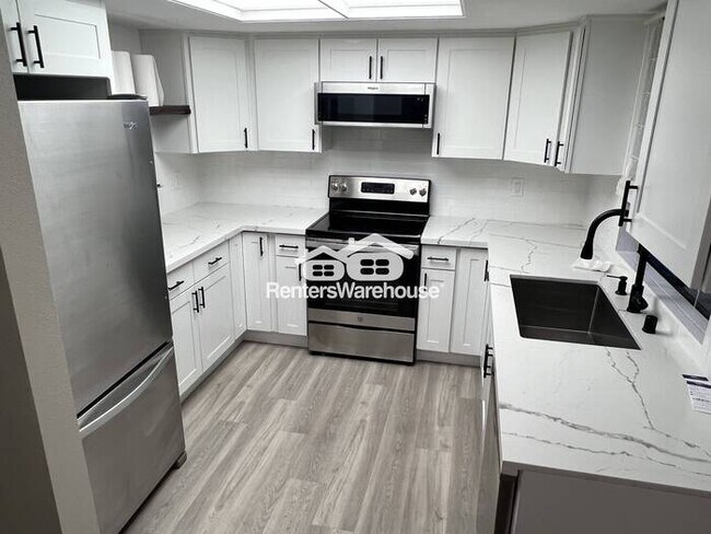 Foto del edificio - Beautiful Condo In A Prime Location!