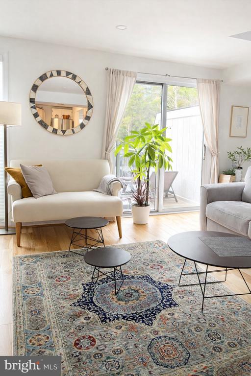 Foto del edificio - 1704 Quietree Dr