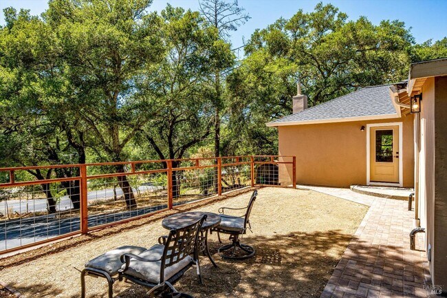 Foto del edificio - 9342 Chalk Hill Rd