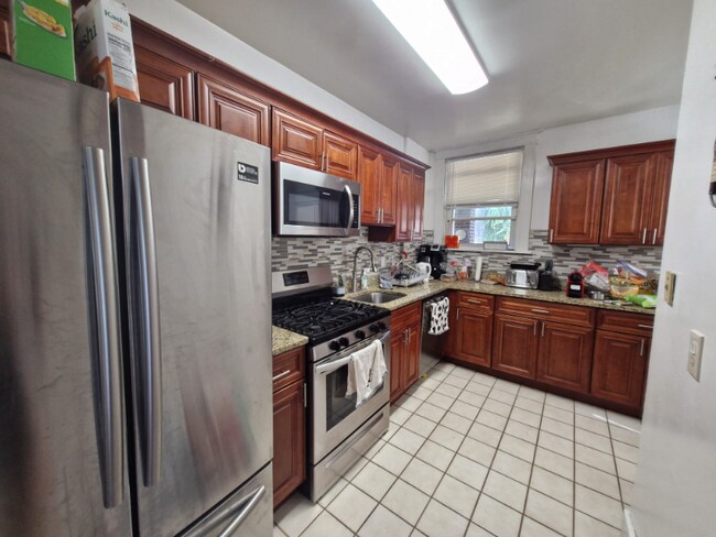 Foto del edificio - 3514 Beechwood Blvd