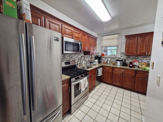 Building Photo - 3514 Beechwood Blvd