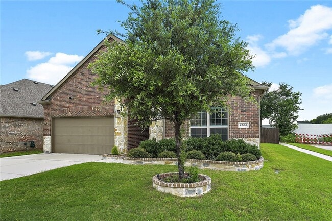 Building Photo - 4300 Lakeview Dr