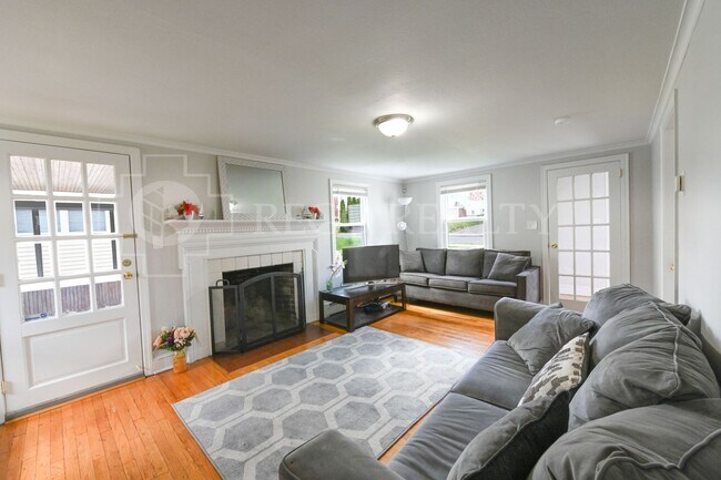 Foto del edificio - Charming single family home with 3 bedrooms!