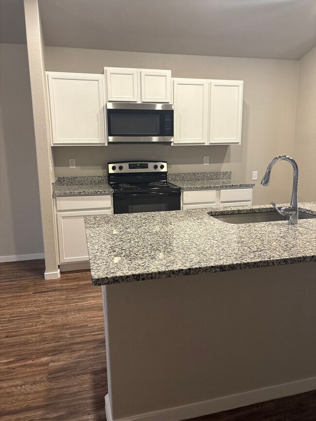 Building Photo - Half off the 1st month's rent!!