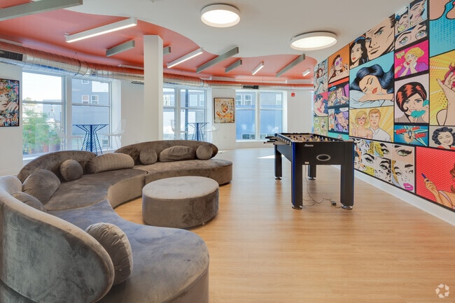 Interior Photo - Pacifica on Green
