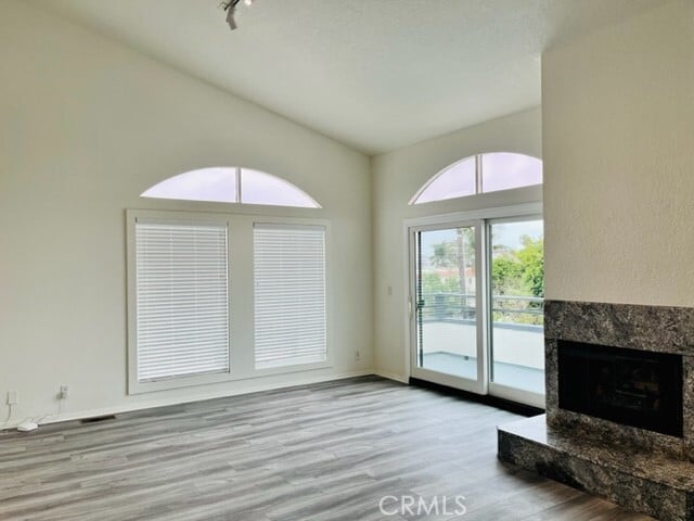 Building Photo - 638 3rd St