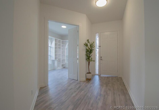 Foto del edificio - 7046 Fish Creek Ln