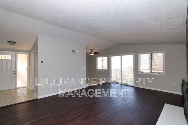 Building Photo - 3130 Balsamridge Dr