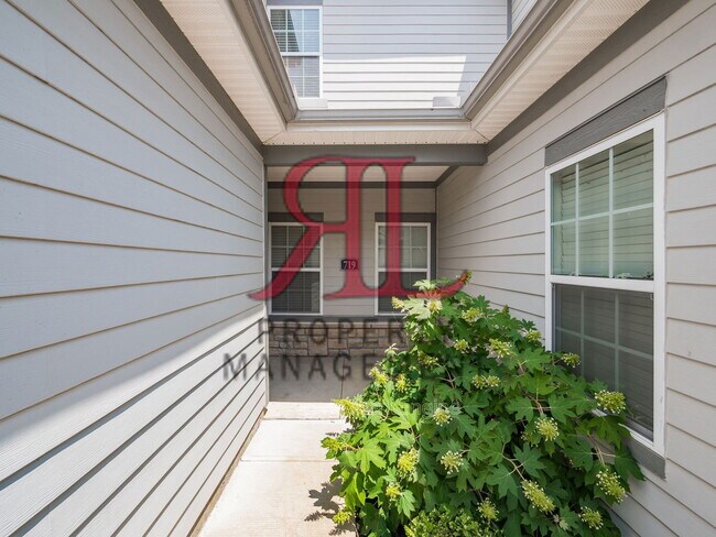 Foto del edificio - 719 Wintergreen Wy