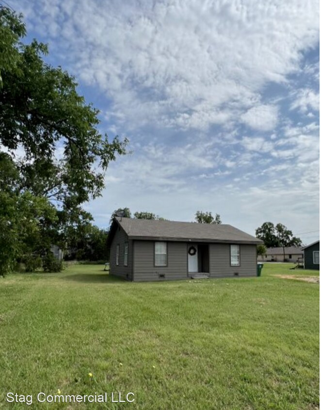 206 W Bailey St, Ponder, TX 76259 House Rental in Ponder, TX