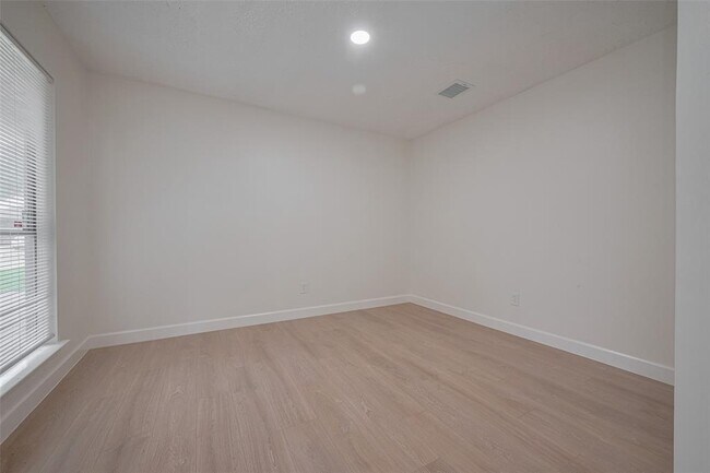Foto del edificio - 16250 Rancho Blanco Dr