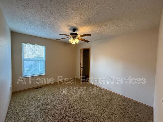 Foto del edificio - 936 N Parkwood Ave