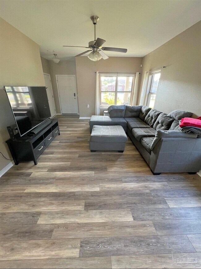 Foto del edificio - 5798 Corkscrew Ct