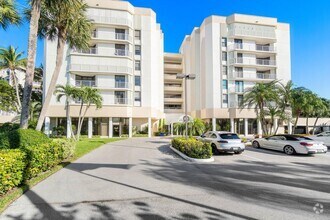 Building Photo - 176 Helios Dr