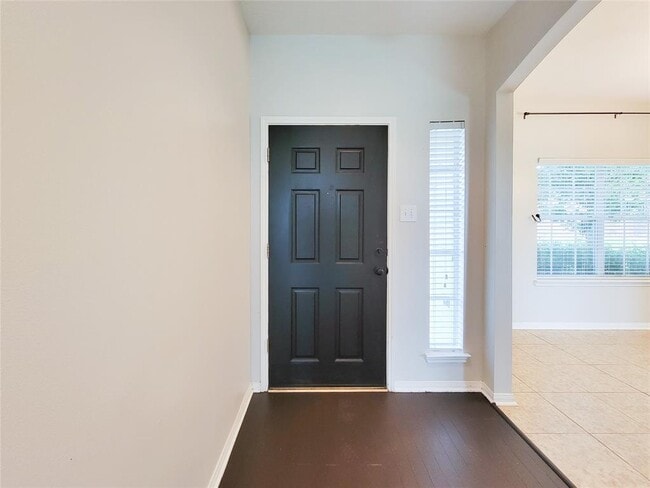 Building Photo - 6810 Keithwood Cir S