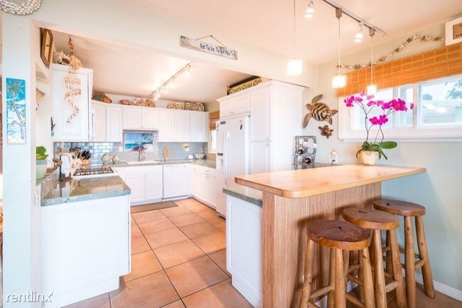 Building Photo - 2 br, 2 bath Apartment - 6967 1/2 Trolleyway