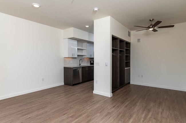 Interior Photo - Axletree