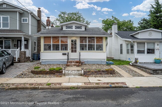 Building Photo - 1832 Briarwood Terrace