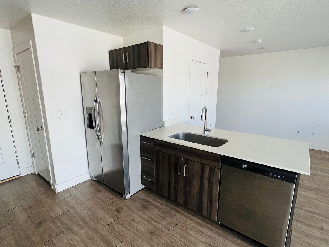 Primary Photo - Beautiful new construction town home with ...