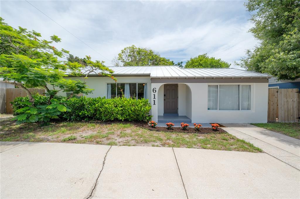 Foto principal - 611 S Highland Ave