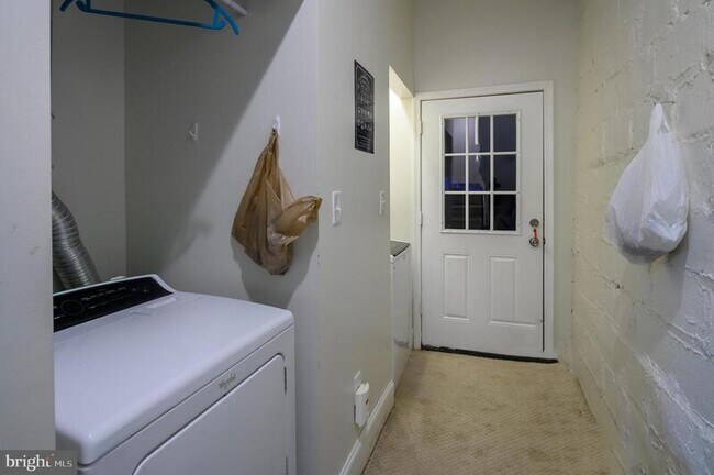 Foto del edificio - 6326 Frederick Rd
