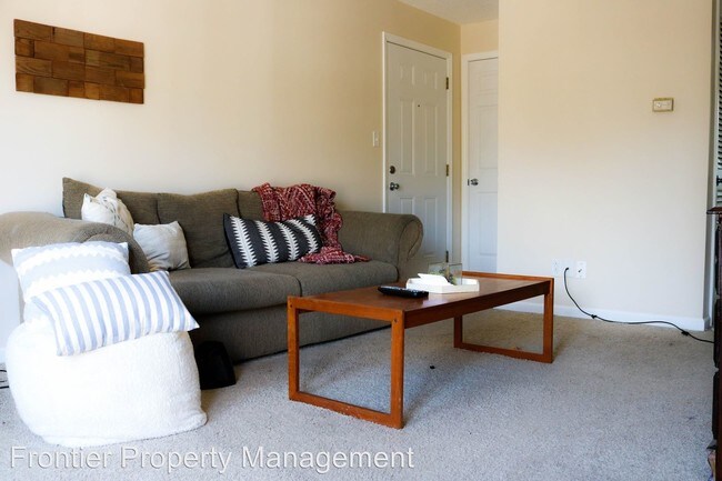 Building Photo - 1 br, 1 bath Apartment - 906 Osage St.