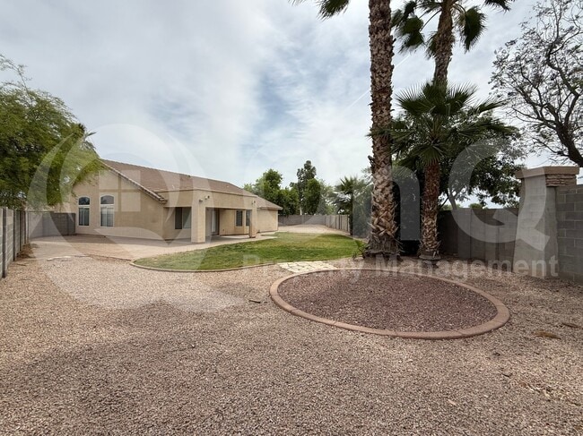 Building Photo - 1139 E Morgan Ct