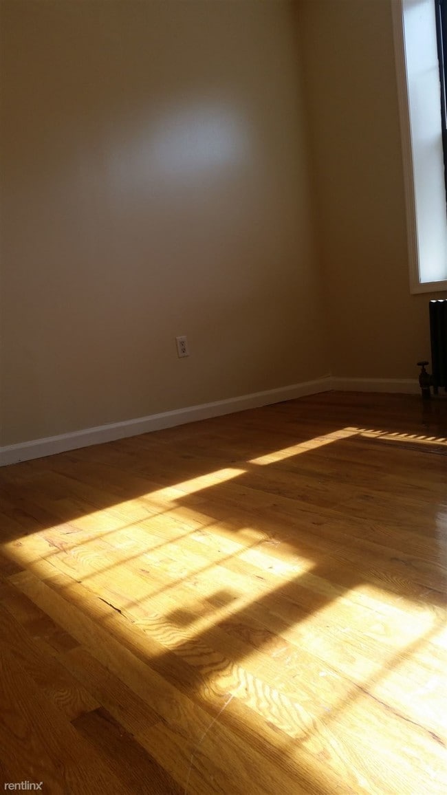 Building Photo - 1444 Park Pl
