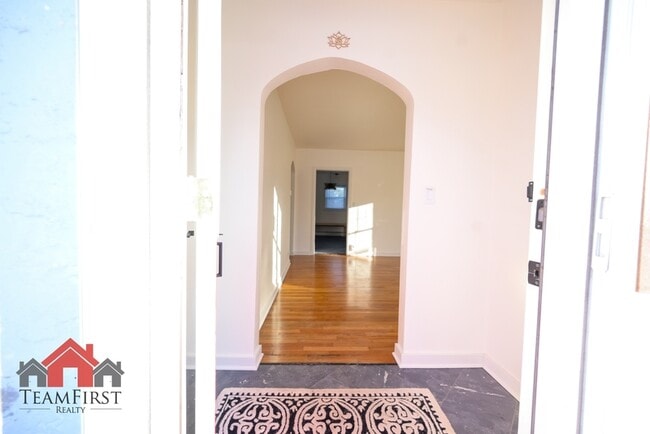 Foto del edificio - 1135 S Ridge Rd