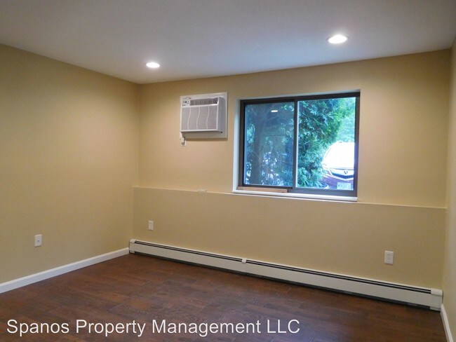 Foto del edificio - 1225 Bodwell Rd