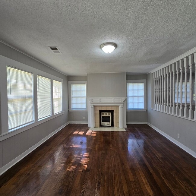 Building Photo - 3870 Fizer Ave
