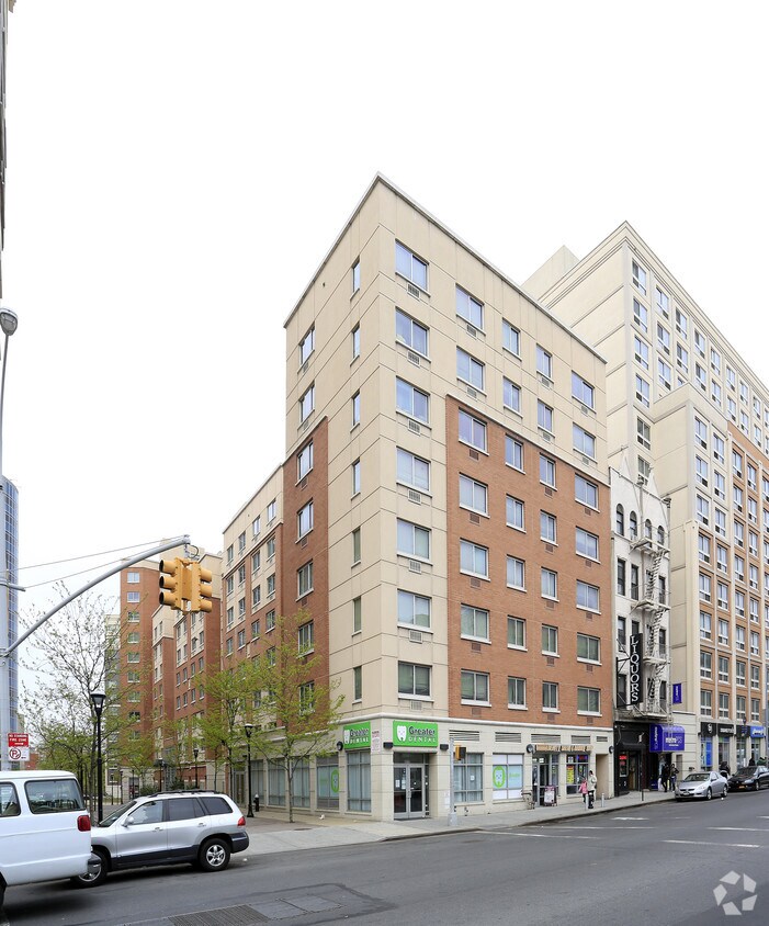 Foto principal - 3213 3rd Ave