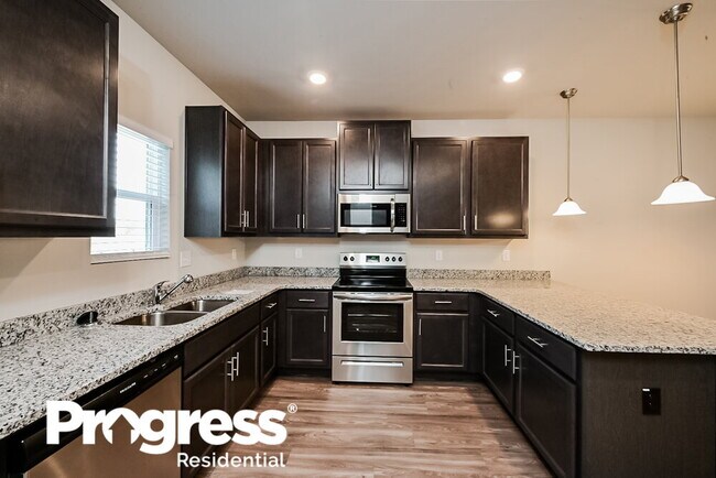 Building Photo - 11019 Shadow Creek Terrace