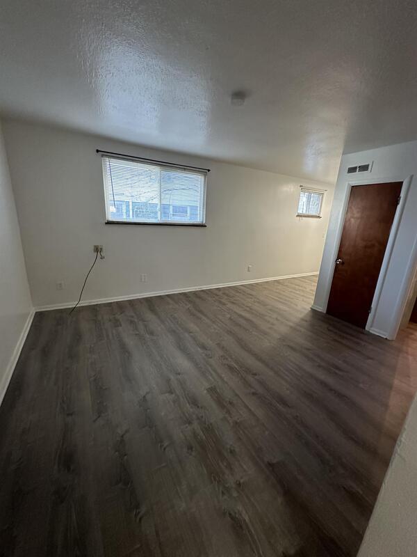 Foto del edificio - 4201 Rocky River Dr