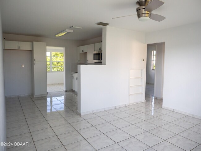 Building Photo - 49 Hibiscus Dr
