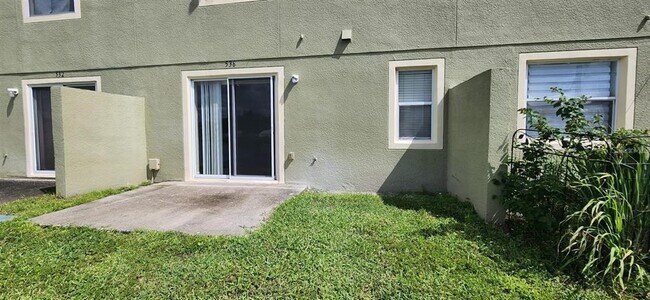 Foto del edificio - 536 Cresting Oak Cir