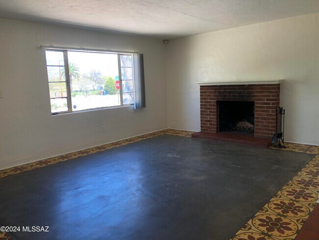 Foto del edificio - 1448 E Waverly St