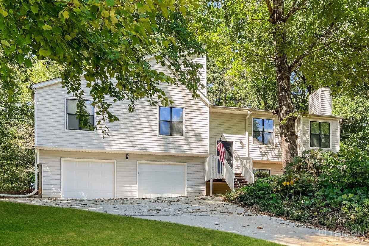 Primary Photo - 3833 Greenbrook Dr