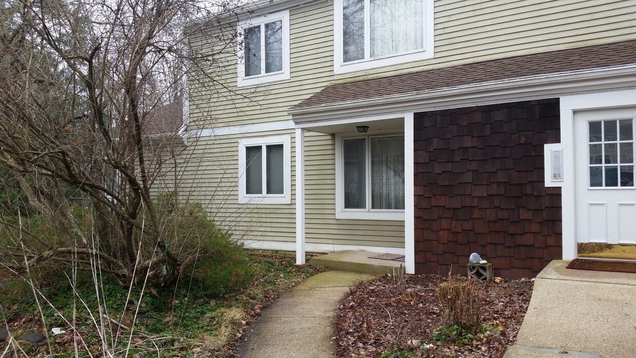 Primary Photo - 5833 Highland Terrace