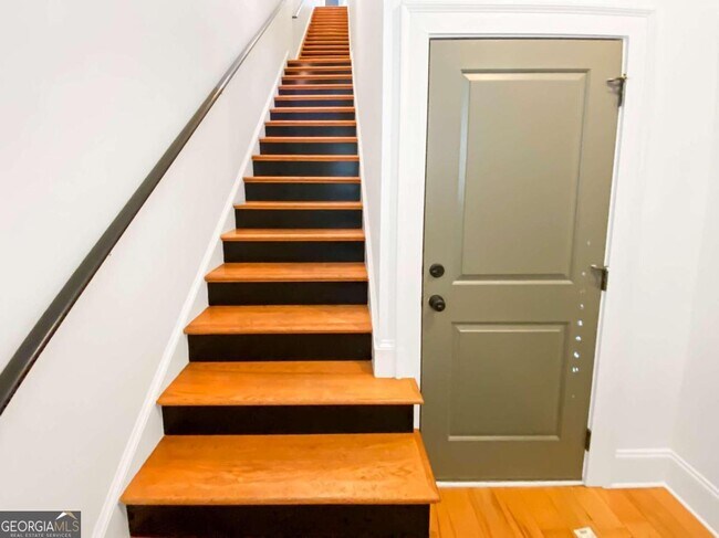 Building Photo - 463 Bartram St SE