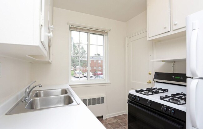 Interior Photo - Franklin Court Apartments