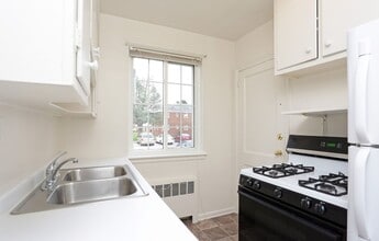 Interior Photo - Franklin Court Apartments