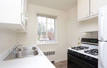 Interior Photo - Franklin Court Apartments