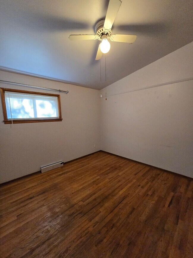 Building Photo - Spacious Northside Home - Must See!!