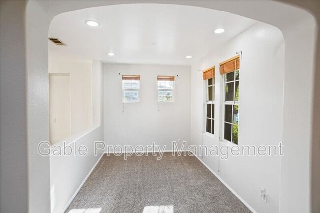 Building Photo - 27210 Valderrama Dr