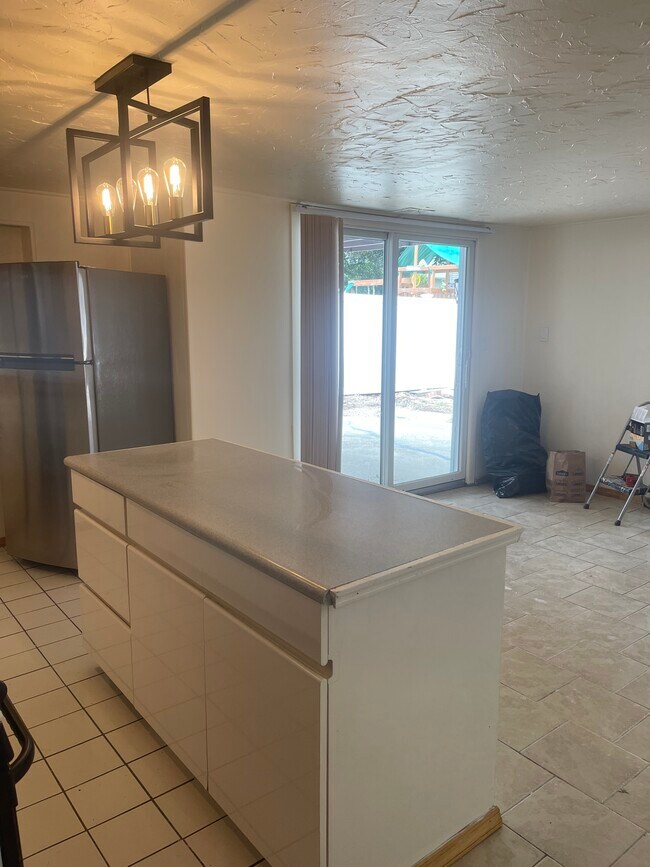 Building Photo - 1701 Irene St
