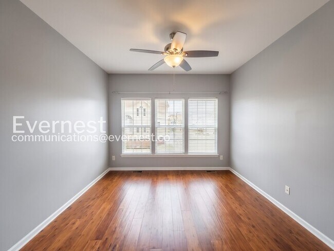 Foto del edificio - 7703 Porter House Dr
